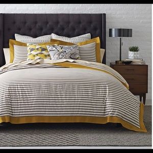 Dwell Studio king Duvet + 2 king shams